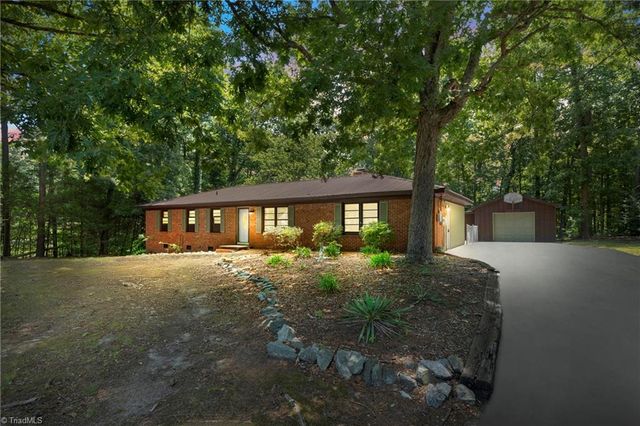 3622 Lower Lake Road, Thomasville, NC 27360