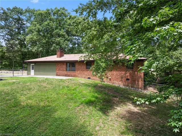3622 Lower Lake Road, Thomasville, NC 27360