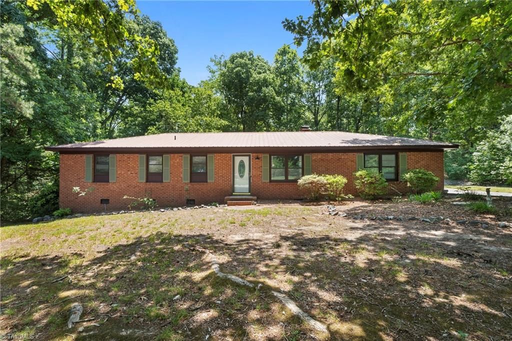 3622 Lower Lake Road, Thomasville, NC 27360