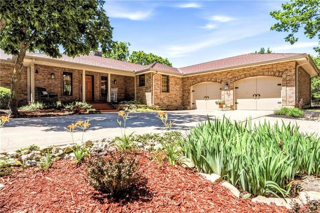 33180 W 95th Street, De Soto, KS 66018