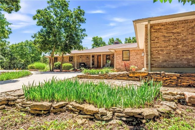33180 W 95th Street, De Soto, KS 66018