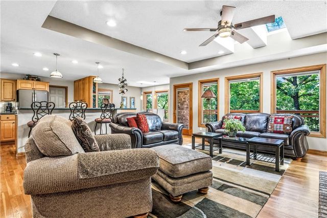 33180 W 95th Street, De Soto, KS 66018