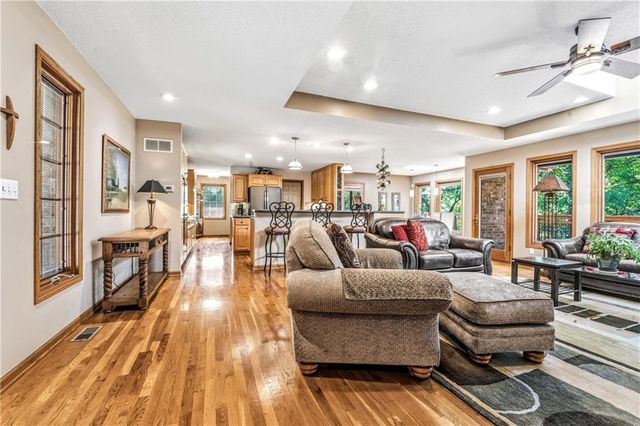 33180 W 95th Street, De Soto, KS 66018