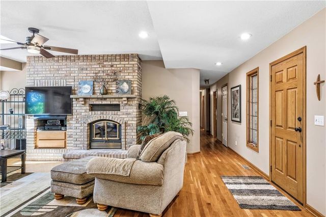 33180 W 95th Street, De Soto, KS 66018