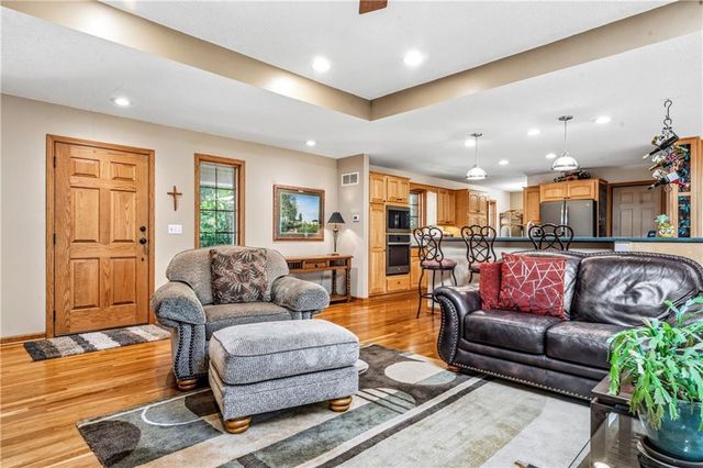 33180 W 95th Street, De Soto, KS 66018