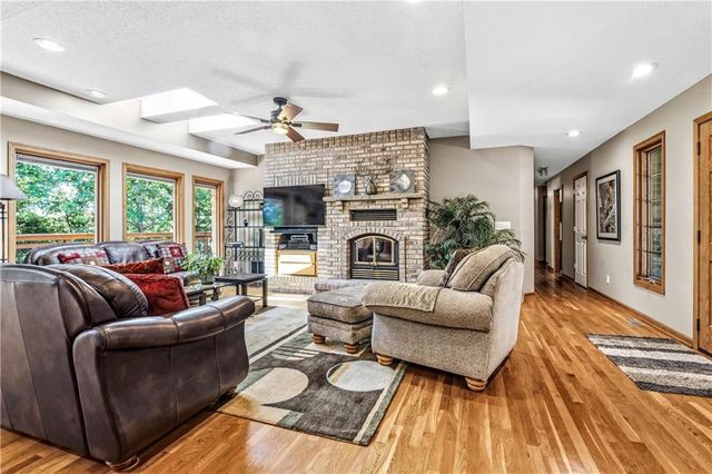 33180 W 95th Street, De Soto, KS 66018