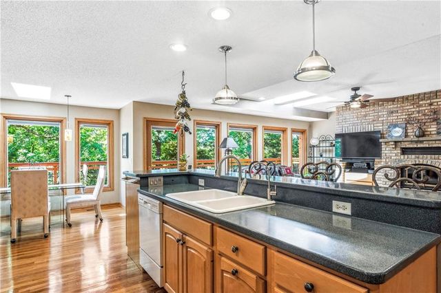 33180 W 95th Street, De Soto, KS 66018