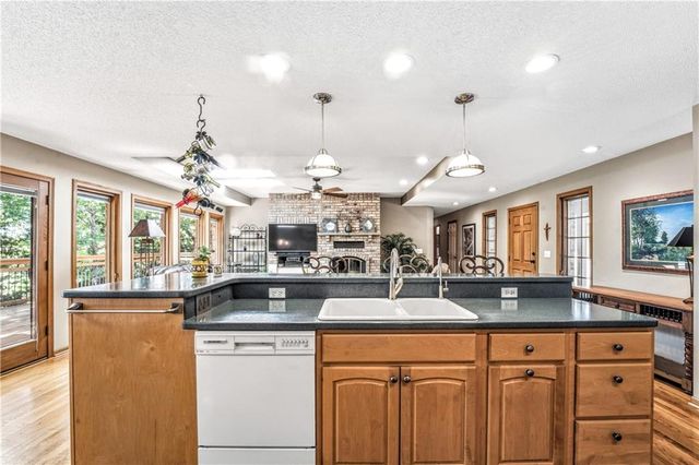 33180 W 95th Street, De Soto, KS 66018