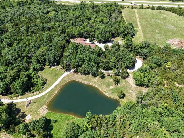 33180 W 95th Street, De Soto, KS 66018