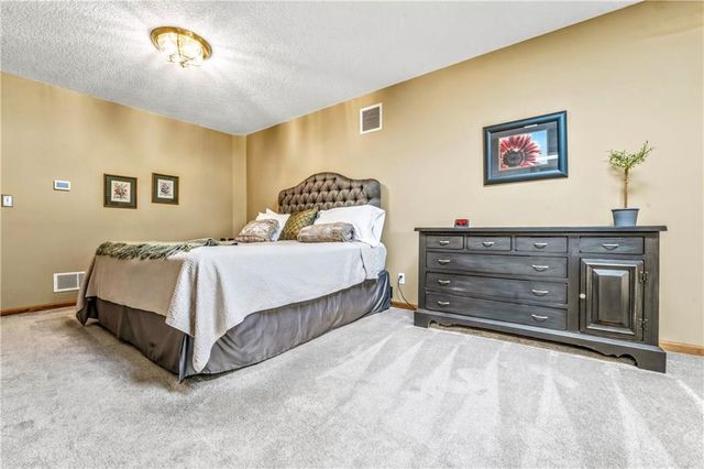 33180 W 95th Street, De Soto, KS 66018