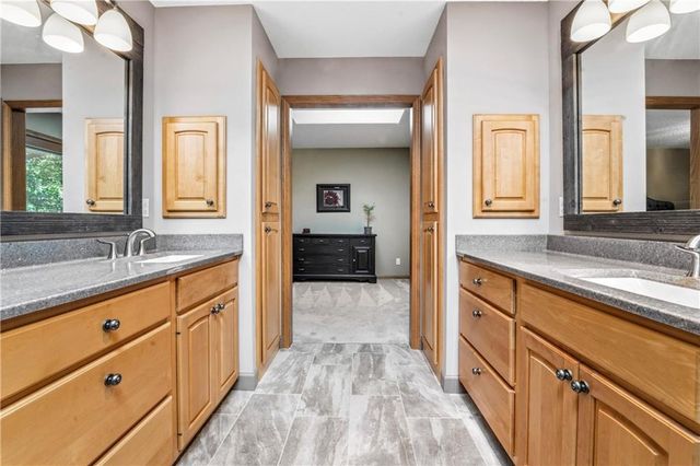 33180 W 95th Street, De Soto, KS 66018