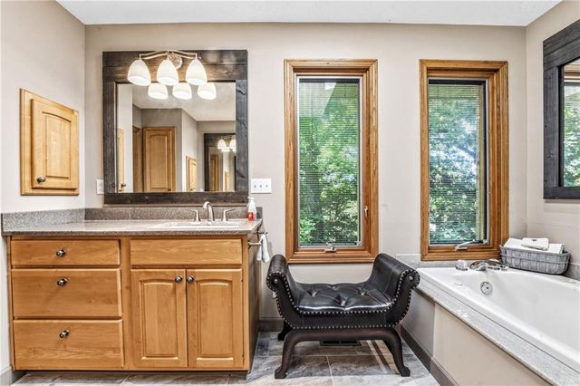 33180 W 95th Street, De Soto, KS 66018