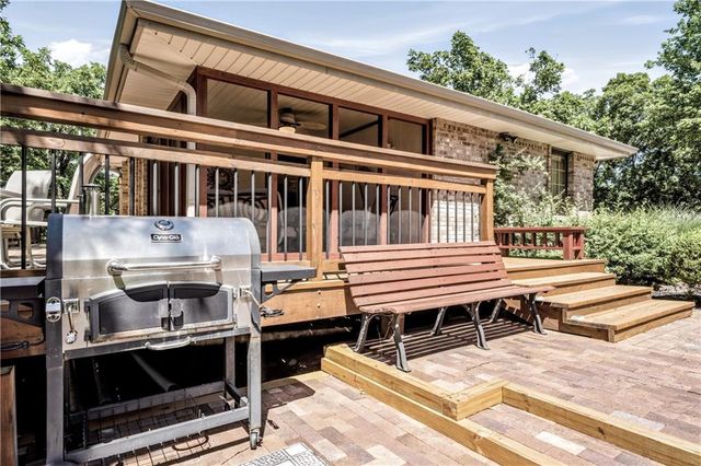 33180 W 95th Street, De Soto, KS 66018