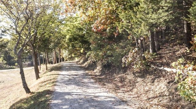 33180 W 95th Street, De Soto, KS 66018