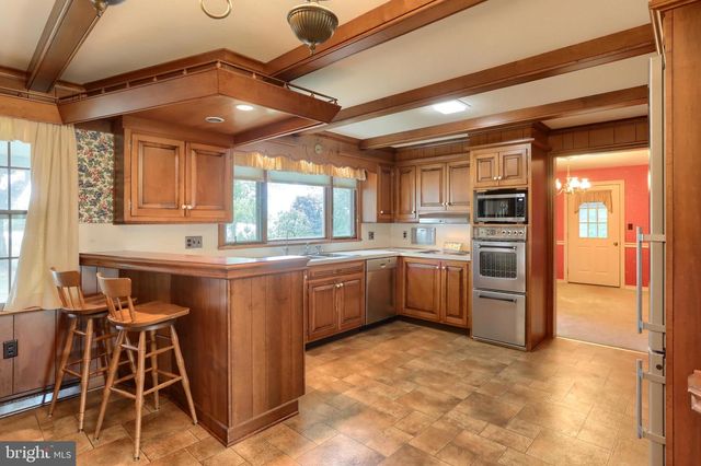 451 S RACE ST, Myerstown, PA 17067