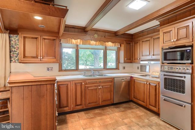 451 S RACE ST, Myerstown, PA 17067
