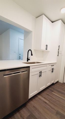 927 Riverside Drive 324, Coral Springs, FL 33071