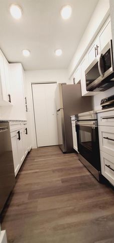 927 Riverside Drive 324, Coral Springs, FL 33071
