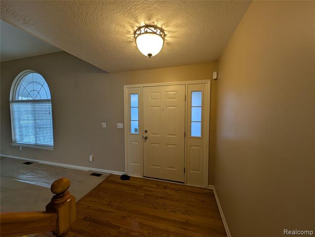 33445 Bay Hill Drive, Romulus, MI 48174