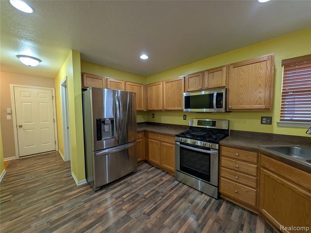 33445 Bay Hill Drive, Romulus, MI 48174