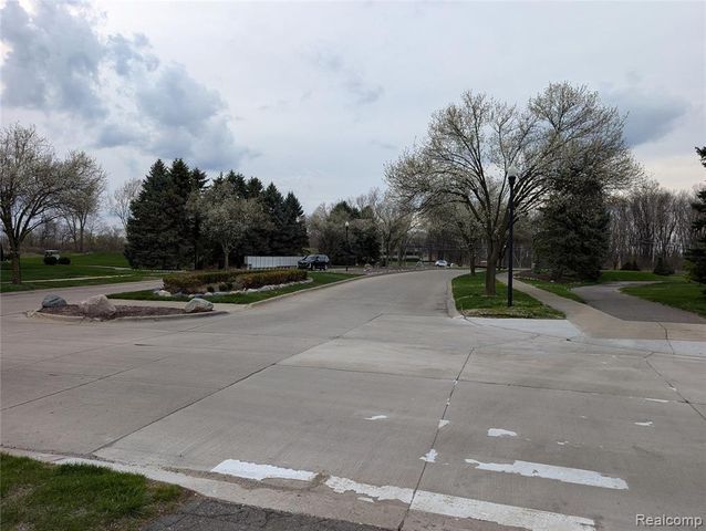 33445 Bay Hill Drive, Romulus, MI 48174