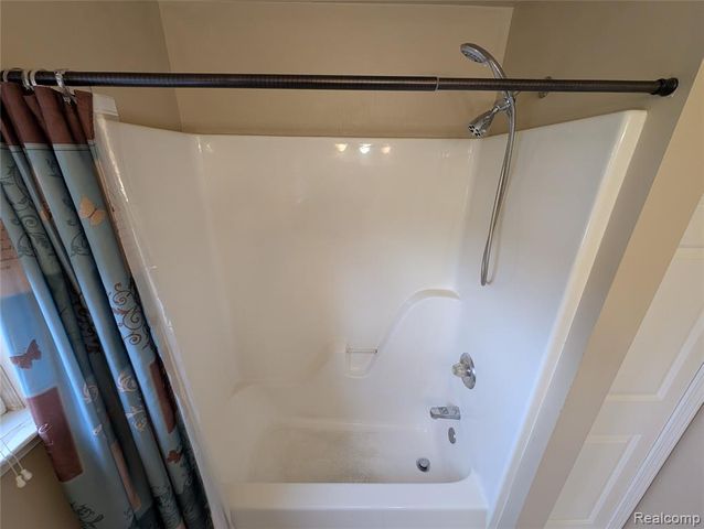 33445 Bay Hill Drive, Romulus, MI 48174