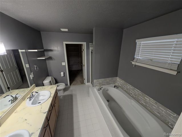 33445 Bay Hill Drive, Romulus, MI 48174