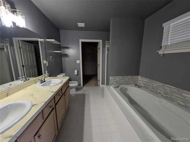 33445 Bay Hill Drive, Romulus, MI 48174