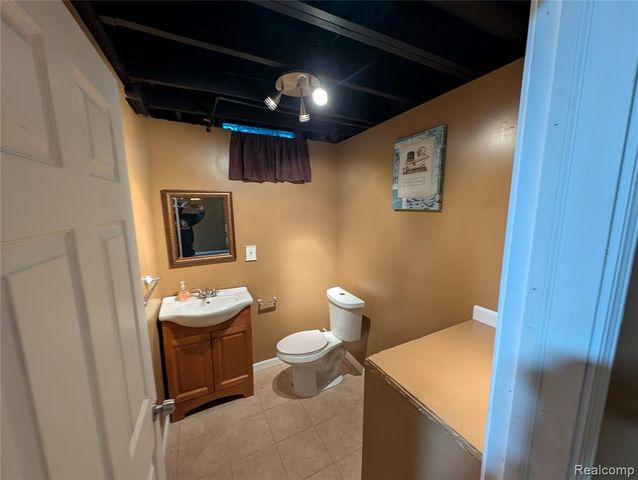 33445 Bay Hill Drive, Romulus, MI 48174