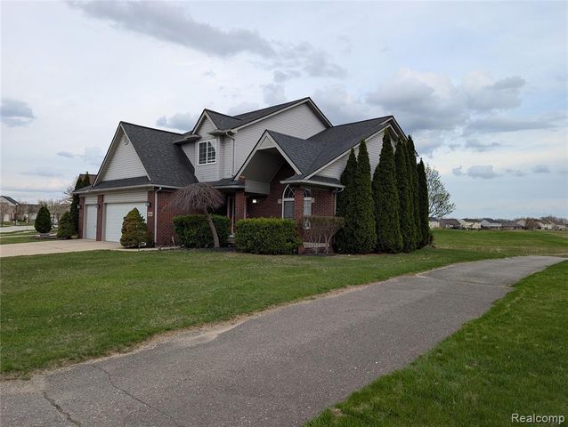 33445 Bay Hill Drive, Romulus, MI 48174