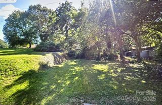 1111 W 7th Avenue, Gastonia, NC 28052