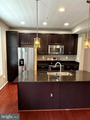 12 DERBY DR, La Plata, MD 20646