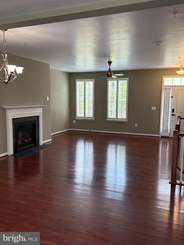 12 DERBY DR, La Plata, MD 20646