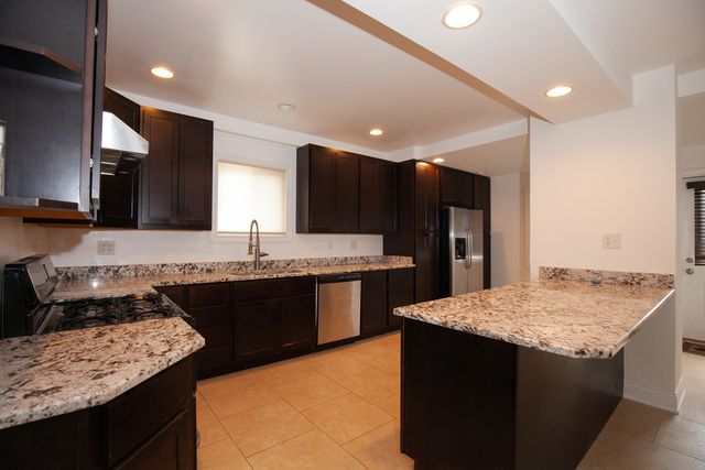 6828 30th Place, Berwyn, IL 60402