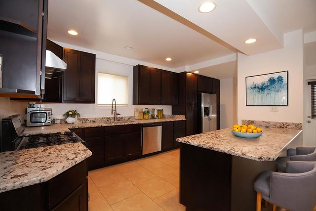 6828 30th Place, Berwyn, IL 60402