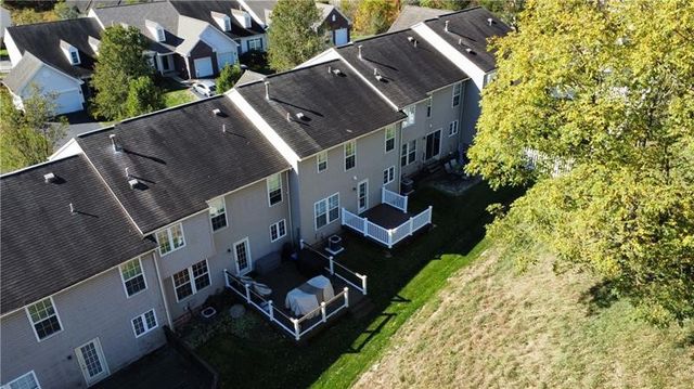 2006 Overlook Ct, North Strabane, PA 15317