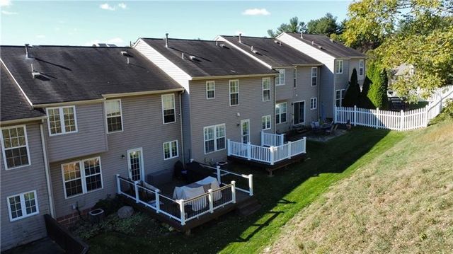 2006 Overlook Ct, North Strabane, PA 15317