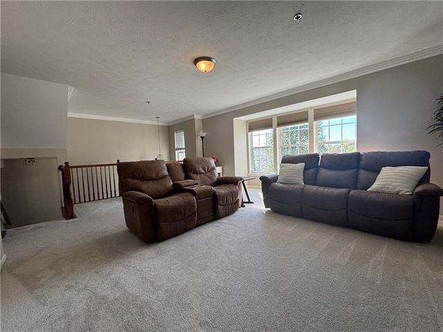 2006 Overlook Ct, North Strabane, PA 15317