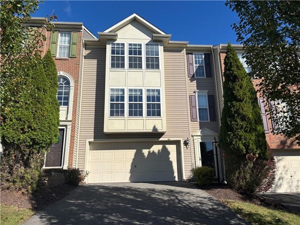 2006 Overlook Ct, North Strabane, PA 15317