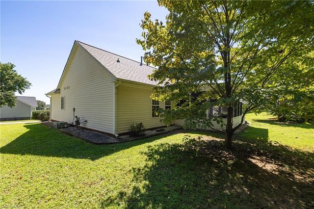 429 Hidden Creek Road, Winston-salem, NC 27127