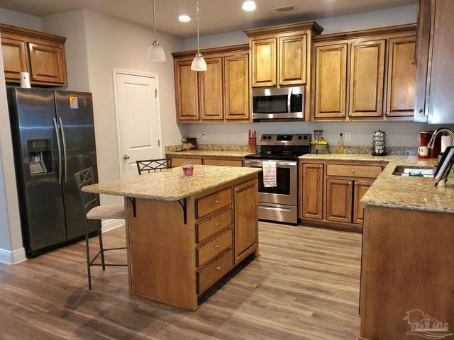 820 Oak Alley, Pensacola, FL 32506