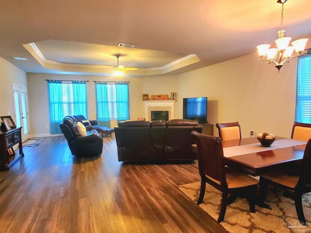 820 Oak Alley, Pensacola, FL 32506