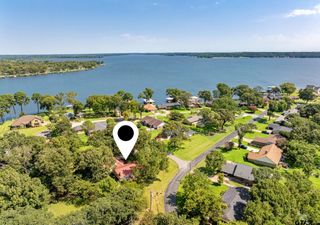 21743 South Shore Dr, Chandler, TX 75758