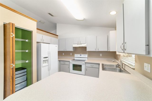 11570 SE 84TH AVENUE, Belleview, FL 34420