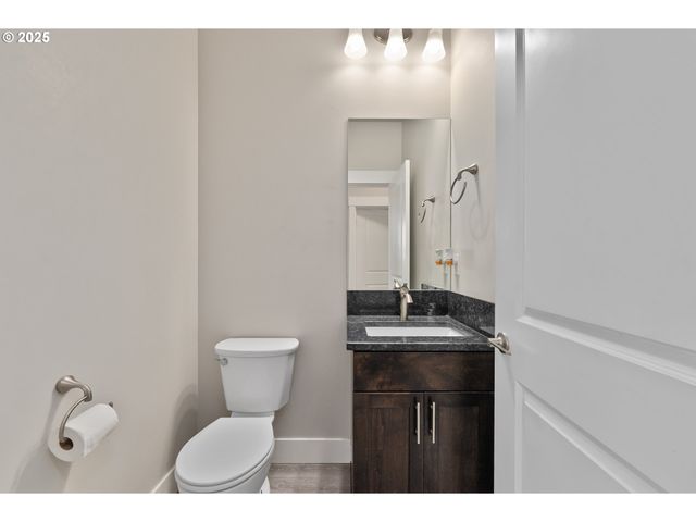 300 BRADY Ln, Roseburg, OR 97471