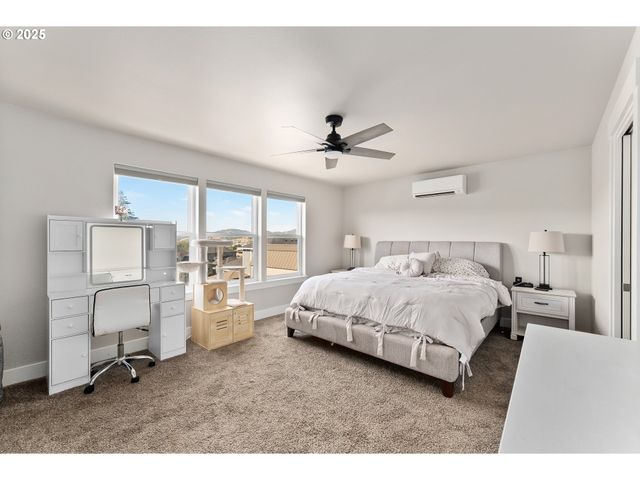 300 BRADY Ln, Roseburg, OR 97471