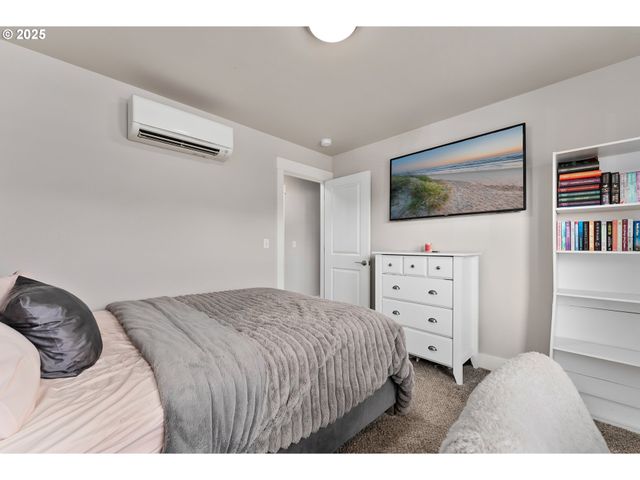 300 BRADY Ln, Roseburg, OR 97471