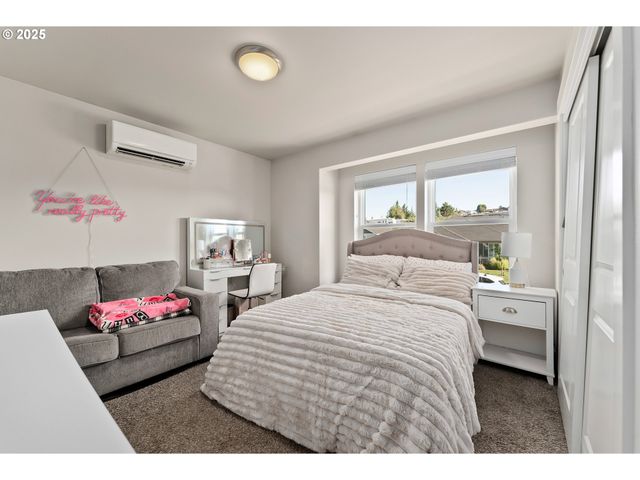 300 BRADY Ln, Roseburg, OR 97471