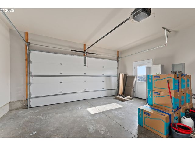 300 BRADY Ln, Roseburg, OR 97471