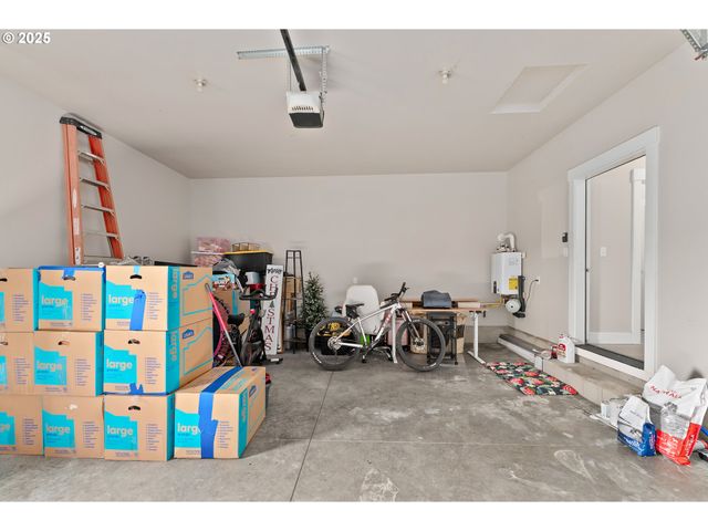 300 BRADY Ln, Roseburg, OR 97471